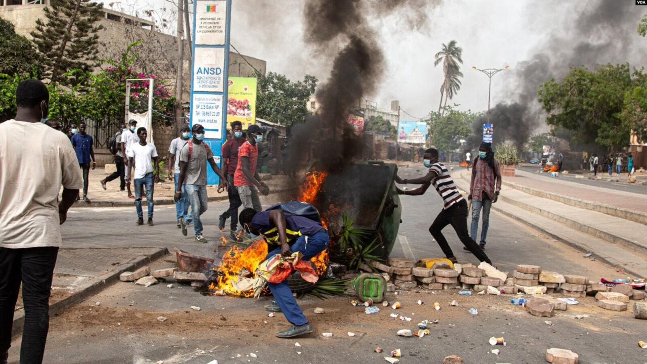 Антифранцузские протесты перекинулись на Сенегал