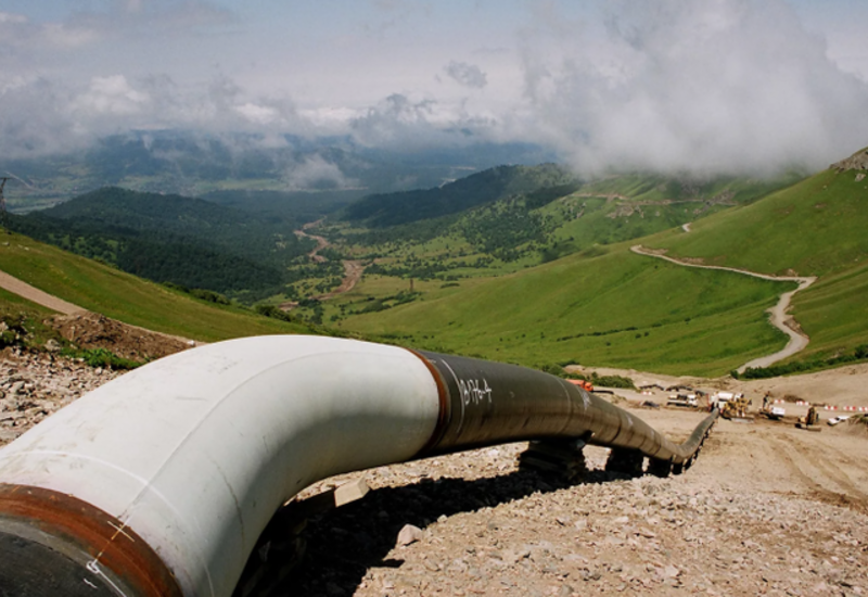 Казахстан и Азербайджан могут пустить нефть по трубопроводу Баку-Супса