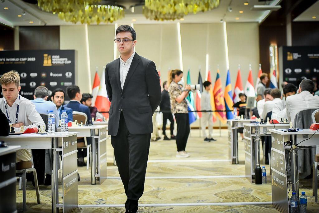 Азербайджанский шахматист Ниджат Абасов вышел в 1/4 финала Кубка мира в Баку