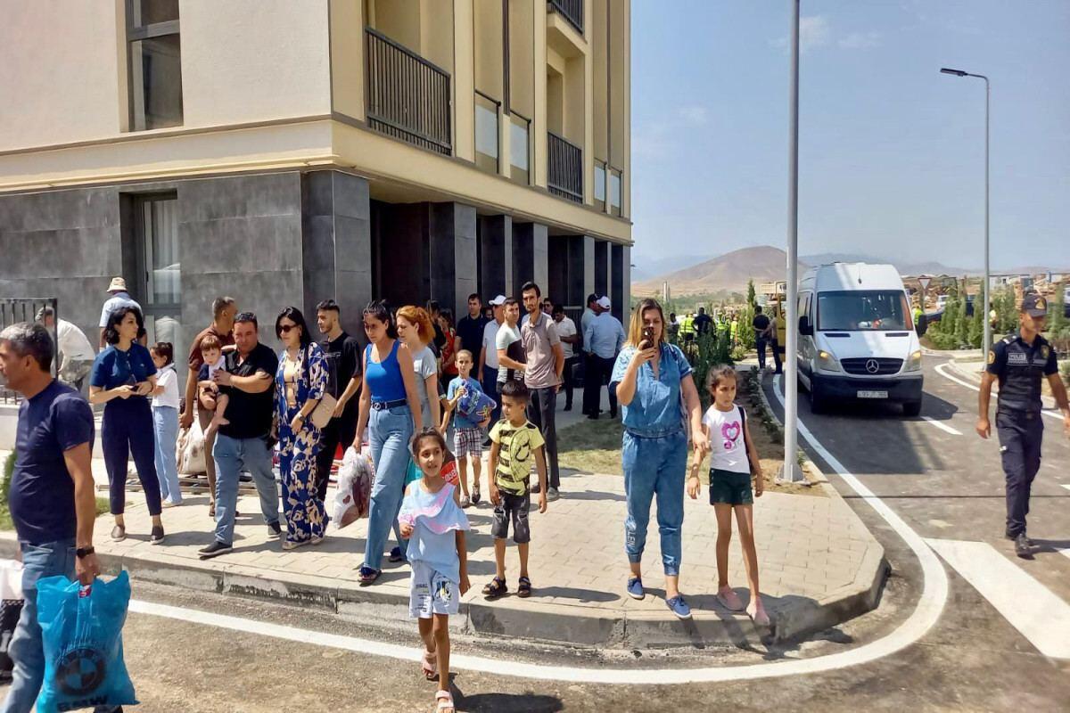 Вернувшиеся в Физули бывшие вынужденные переселенцы заселились в новые дома