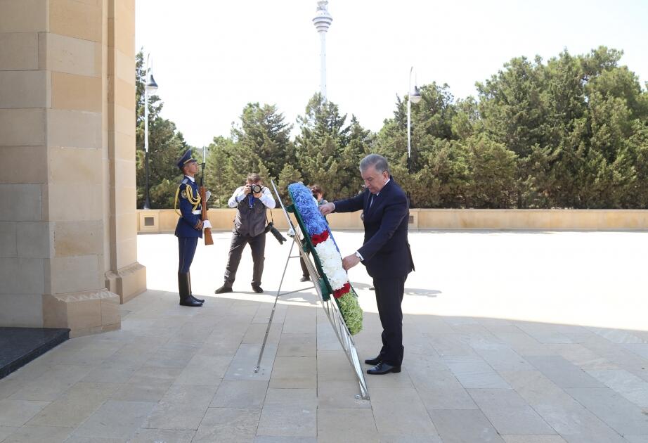 МИД Узбекистана поделился публикацией в связи с государственным визитом Президента Шавката Мирзиёева в Азербайджан