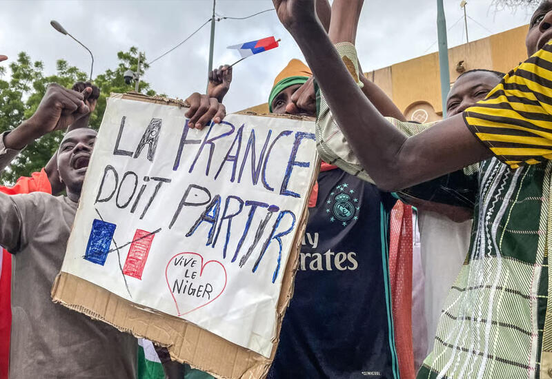 Неоколониальная Франция грубо провоцирует гуманитарный кризис в Нигере