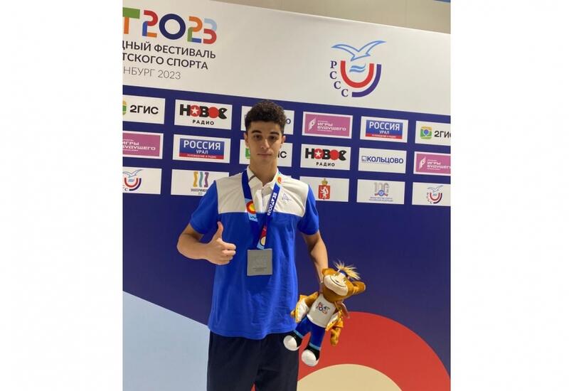 Азербайджанский пловец завоевал серебро на Международном фестивале в Екатеринбурге