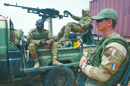 Французские солдаты в Нигере готовы защищать интересы страны
