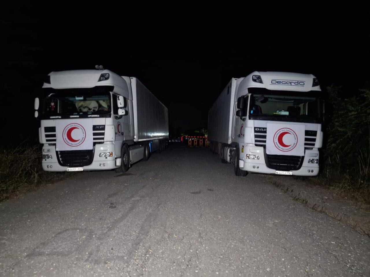 Автоколонна с продовольствием, отправленная из Баку, уже неделю ожидает на дороге Агдам-Ханкенди