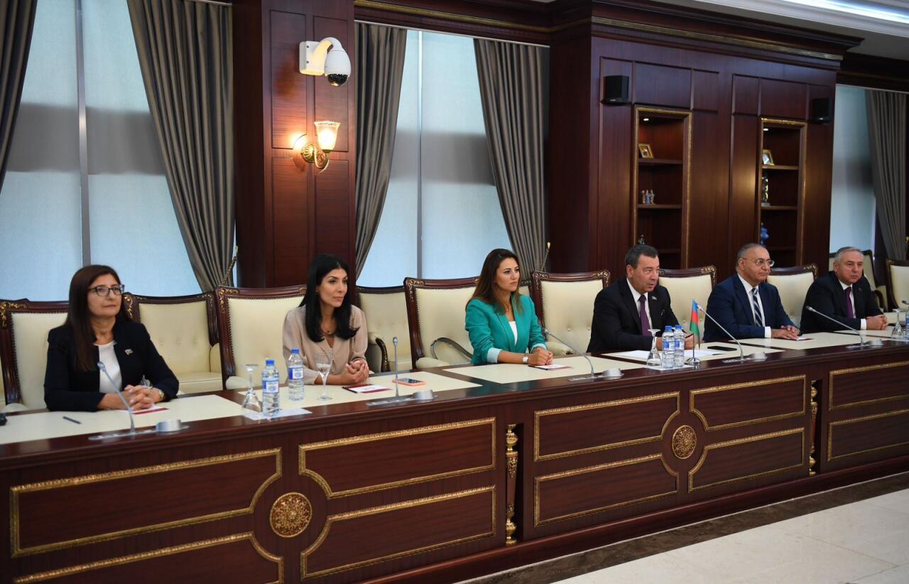 Azərbaycan-İsrail parlamentlərarası dostluq qruplarının görüşü keçirildi