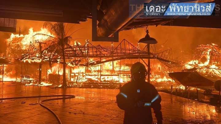 В Таиланде сгорела популярная у туристов достопримечательность