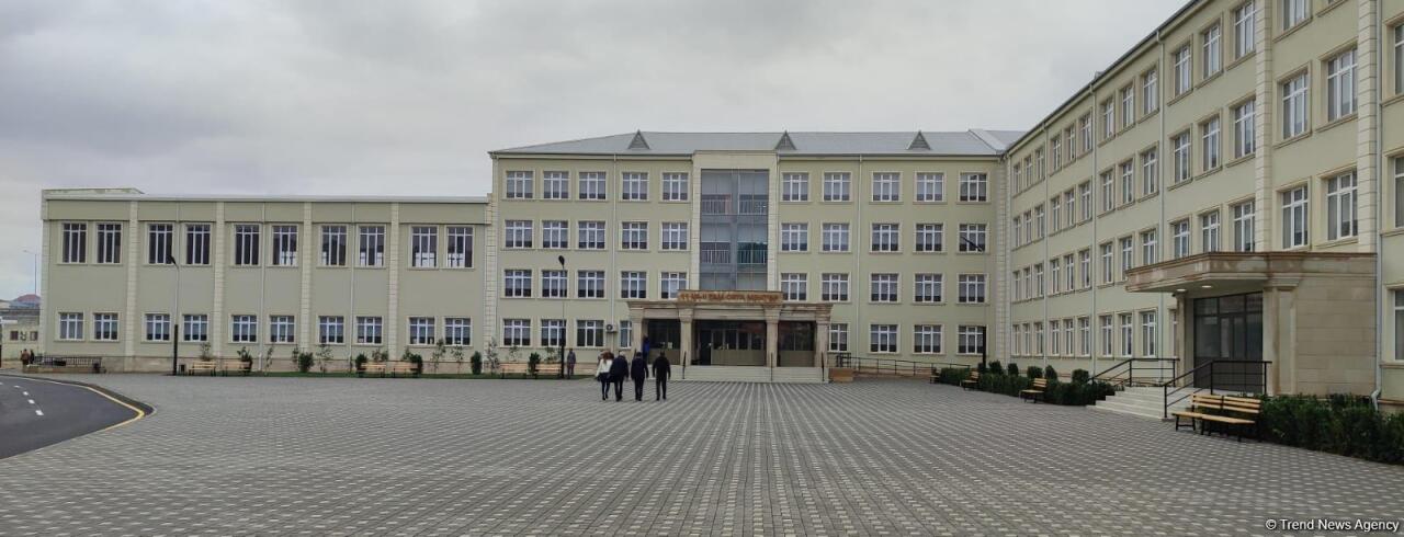 Новооткрывшаяся школа номер 11 в Хырдалане
