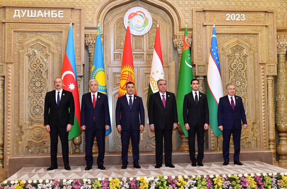 Президент Ильхам Алиев принял участие на пятой Консультативной встрече глав государств Центральной Азии в Душанбе