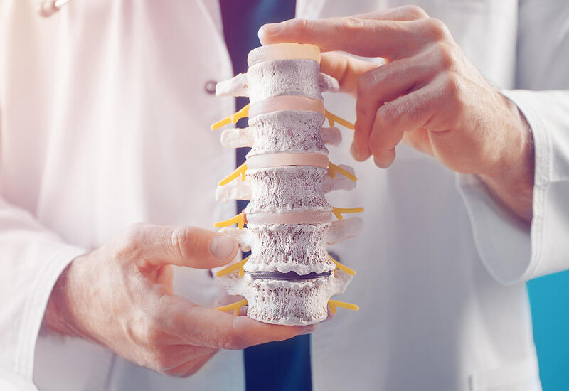 Гипноз помог людям уменьшить боль после травмы спинного мозга