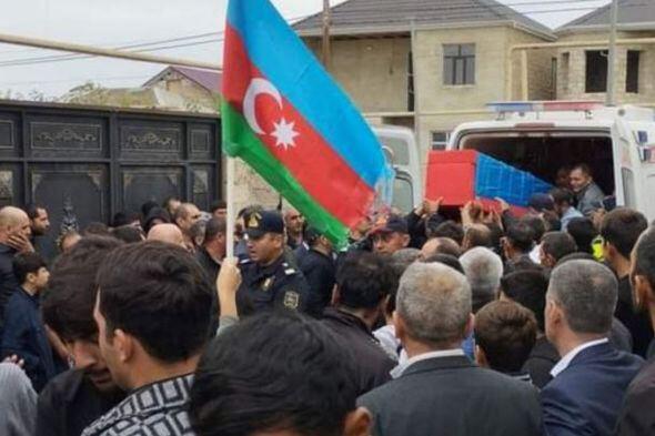 В Баку проходит церемония прощания с Эльгюном Гасановым, ставшем вчера шехидом