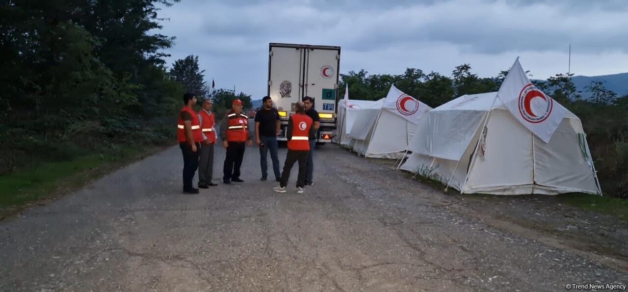 Отправленные из Баку грузовики с мукой уже 20 дней ждут на дороге Агдам-Ханкенди