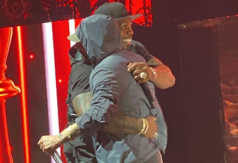 Эминем удивил фанатов выходкой на концерте 50 Cent