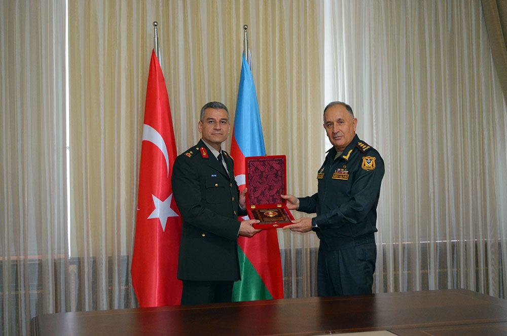 Начальник Генерального штаба азербайджанской армии встретился с турецкой делегацией