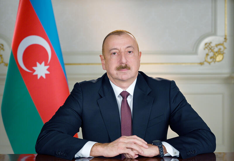 Президент Ильхам Алиев поздравил Эмира Кувейта