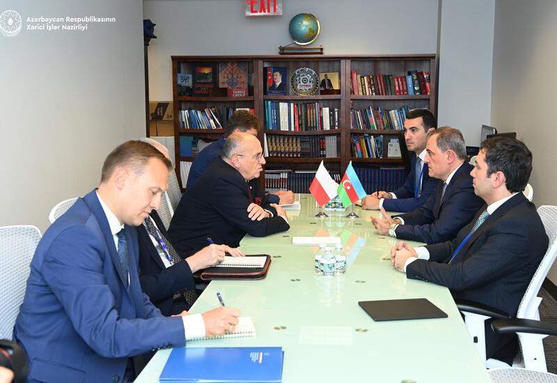 Баку и Варшава обсудили текущую ситуацию в регионе
