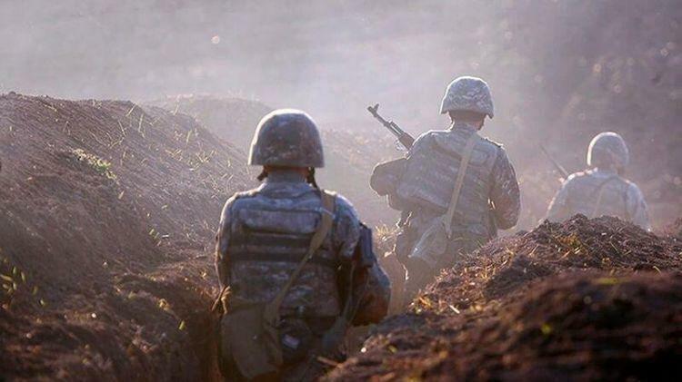 Сепаратисты в Карабахе приступили к сдаче оружия и боеприпасов под контролем российских миротворцев