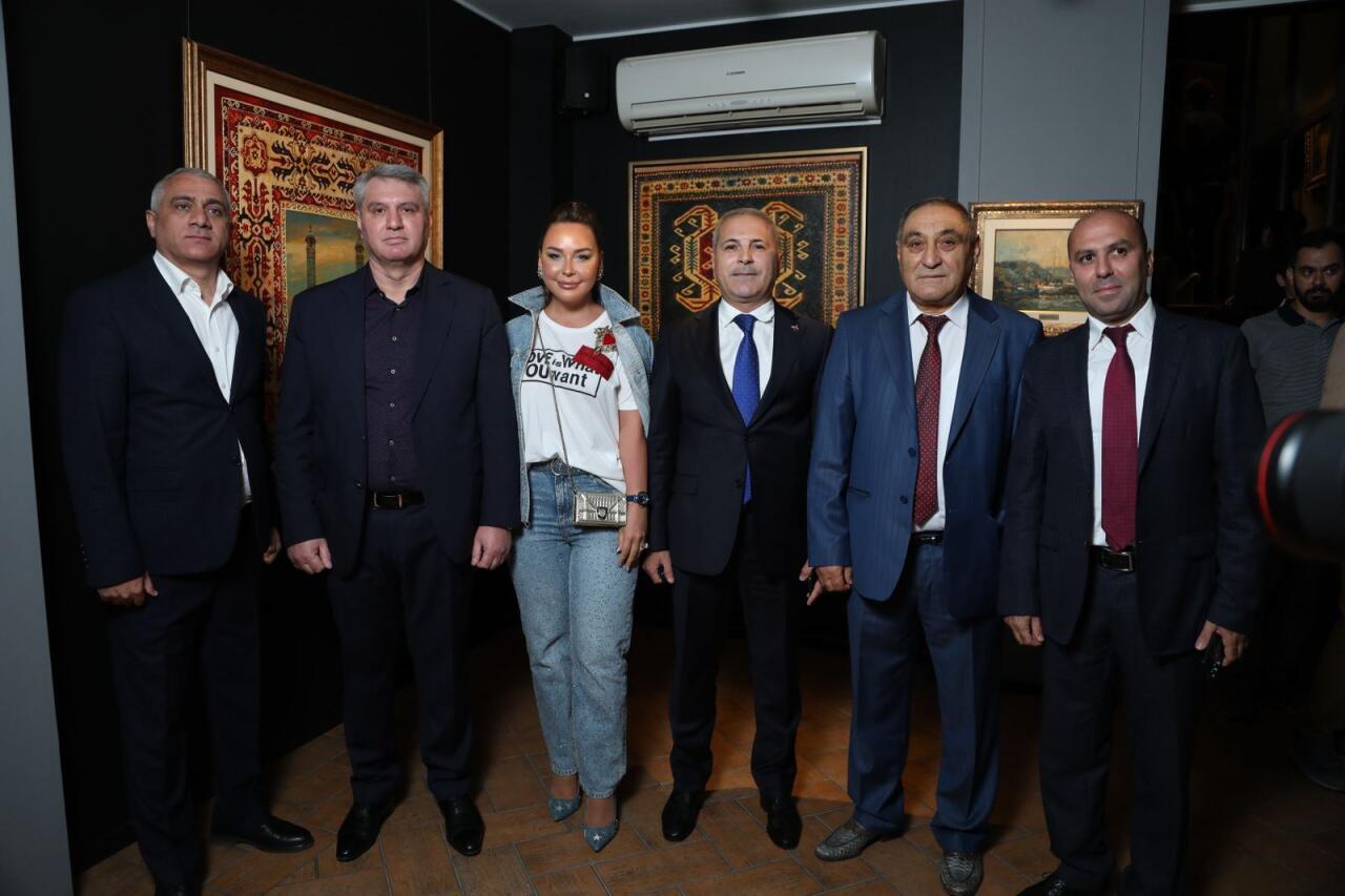 В Баку открылась выставка Милены Набиевой "Узоры души"