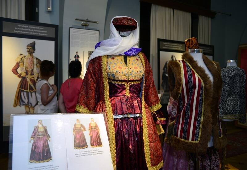 На Неделе культуры в Вене представлены азербайджанские национальные костюмы