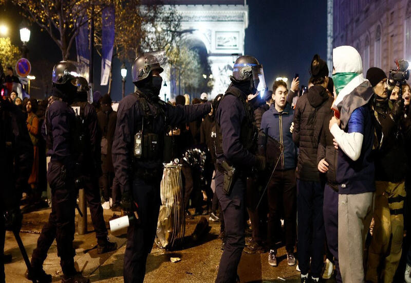Десятки тысяч человек протестуют против полицейского насилия во Франции