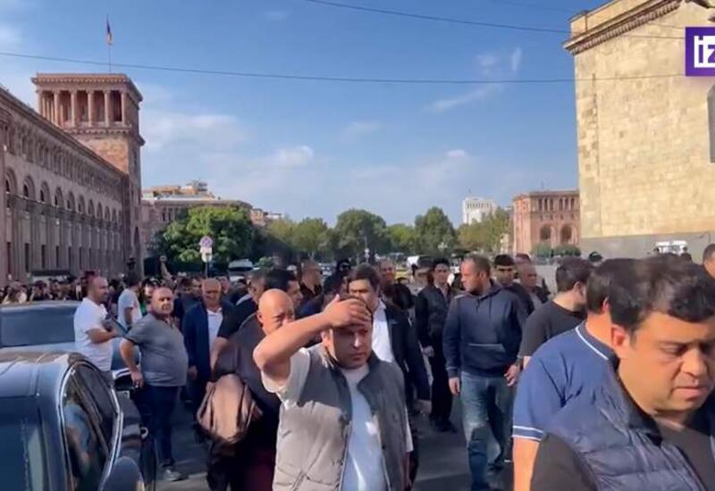 В Ереване на утренней акции протеста задержали более 160 человек