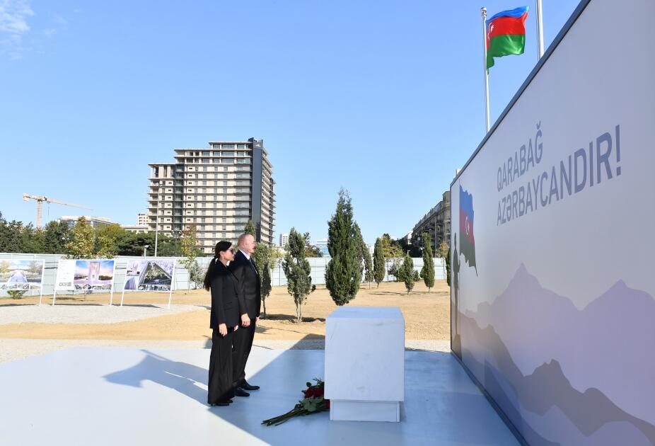 Президент Ильхам Алиев и Первая леди Мехрибан Алиева посетили в Баку строящийся Парк Победы