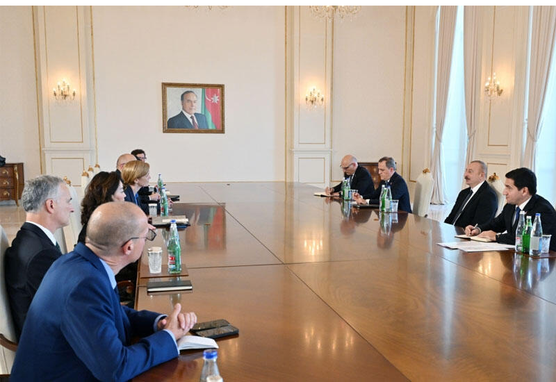 Президент Ильхам Алиев принял делегацию США