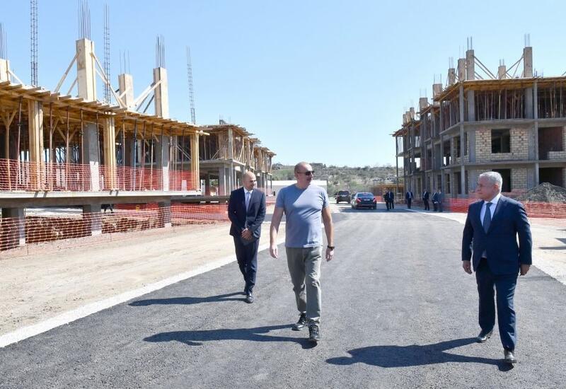 Президент Ильхам Алиев ознакомился со строительными работами в Джебраильском жилом комплексе