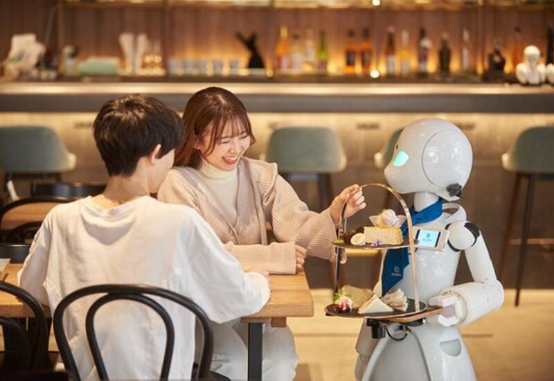 В Токио открыли кафе с роботами