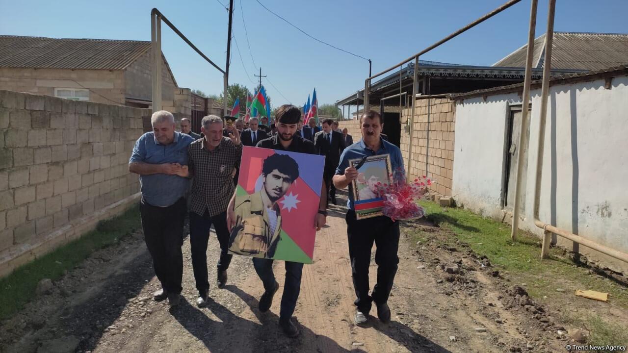 Останки пропавшего без вести 30 лет назад азербайджанского военнослужащего похоронили в Сальяне