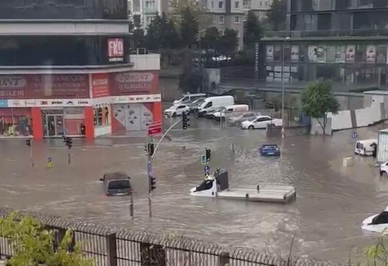В Турции ливни привели к подтоплениям в Стамбуле