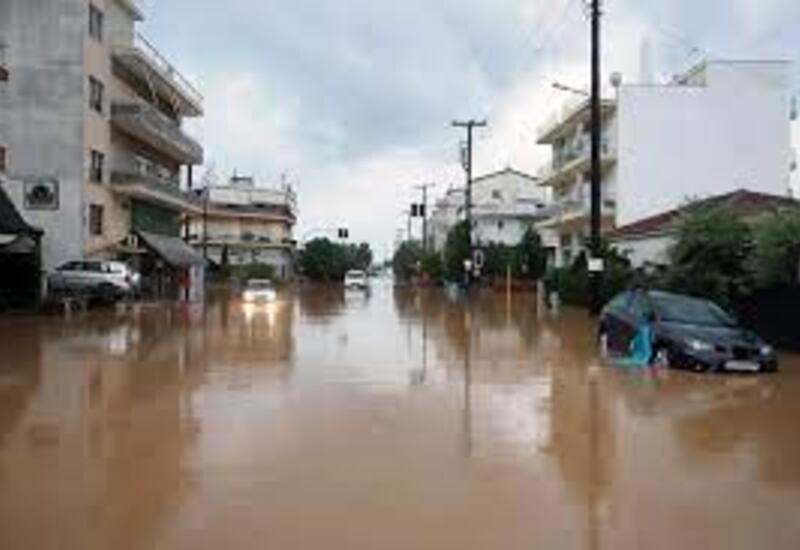 Греческий город Волос опять попал под удар мощного шторма