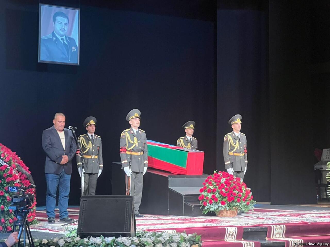 Прошла церемония прощания с Национальным героем Азербайджана Риадом Ахмедовым