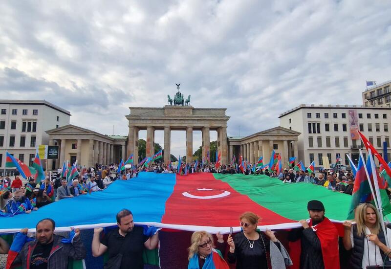 Проживающие в Германии азербайджанцы провели мирную акцию протеста