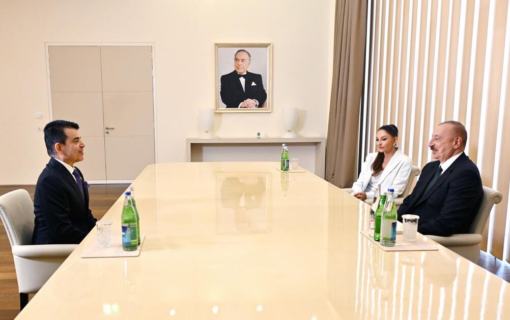 Президент Ильхам Алиев и Первая леди Мехрибан Алиева встретились с генеральным директором ICESCO