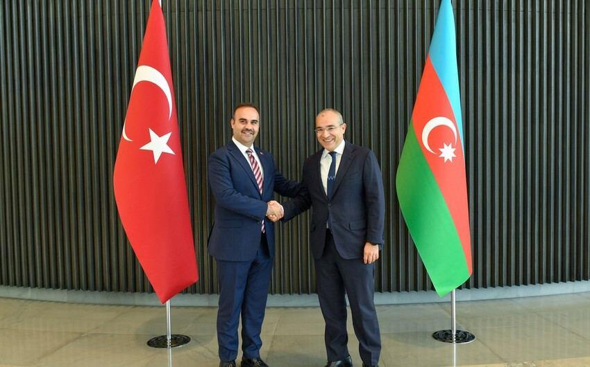 Азербайджан обсудил сотрудничество с Турцией в сфере промышленности и технологий