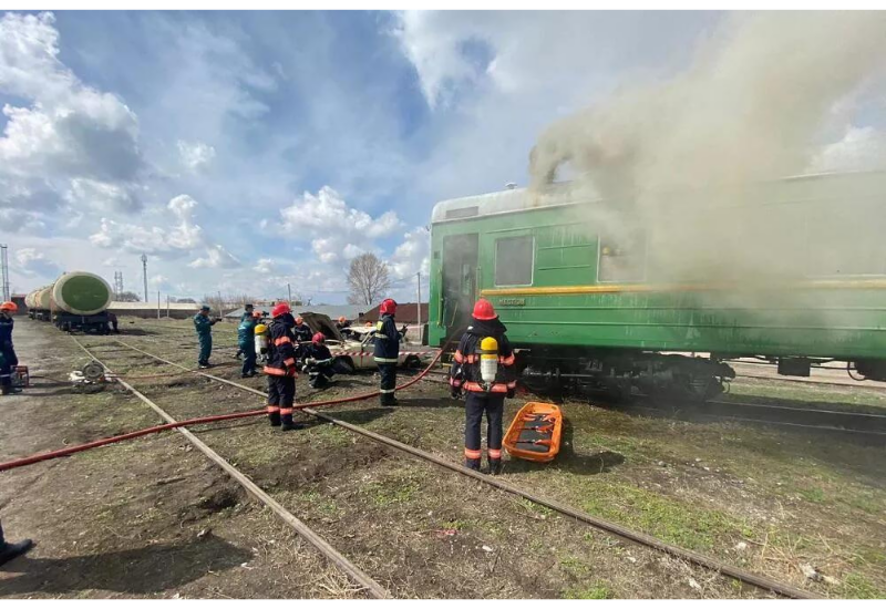 В Армении грузовой поезд сошел с рельсов