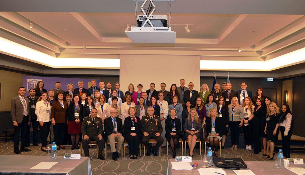 В Баку проходит семинар с участием экспертов по военному образованию НАТО