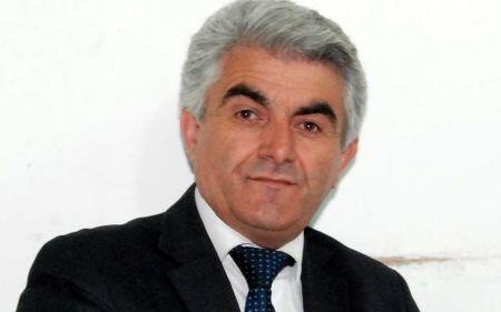 Bakıda tanınmış şəxs küçədə insult keçirdi: huşunu itirib yıxıldı