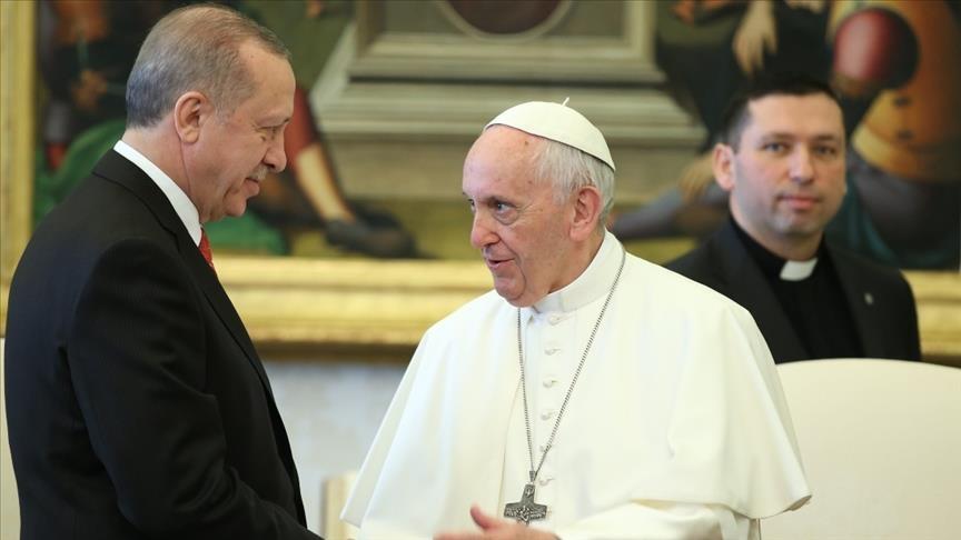 Эрдоган провел телефонный разговор с Папой Римским Франциском
