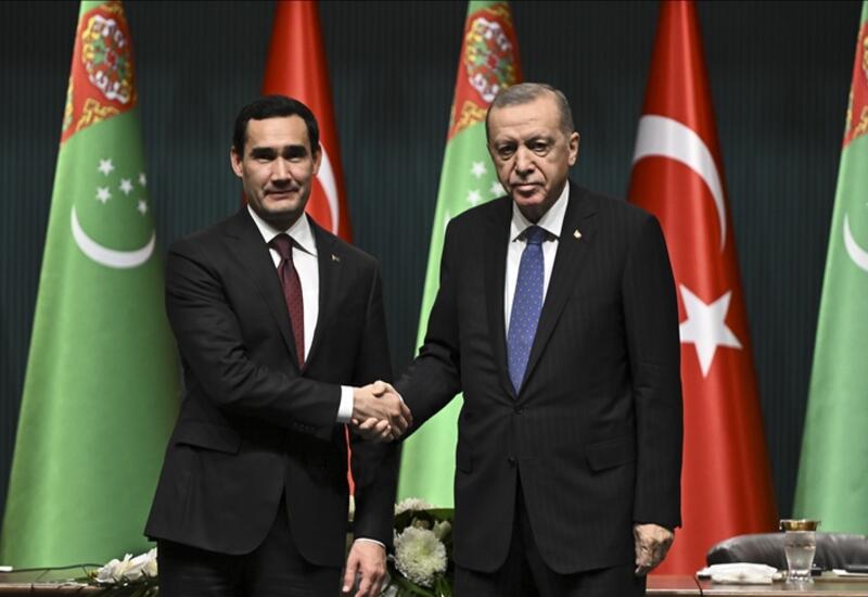 Президенты Туркменистана и Турции подписали документы о сотрудничестве