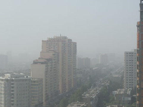 Концентрация угарного газа в воздухе Баку превысила норму в 1.5 раза