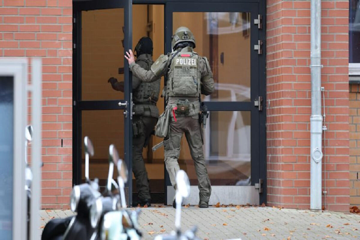 В Германии вооруженные люди напали на школу