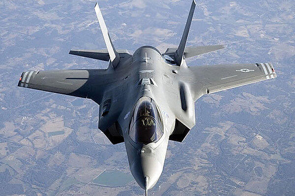 Глава МО Турции против покупки истребителей F-35