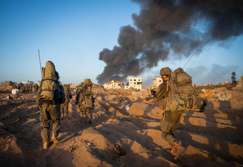 Армия Израиля наносит удары по центральной части Газы