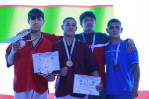 Азербайджанские борцы выиграли пять наград в Узбекистане