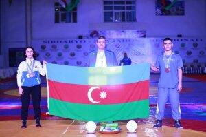 Азербайджанские борцы выиграли пять наград в Узбекистане