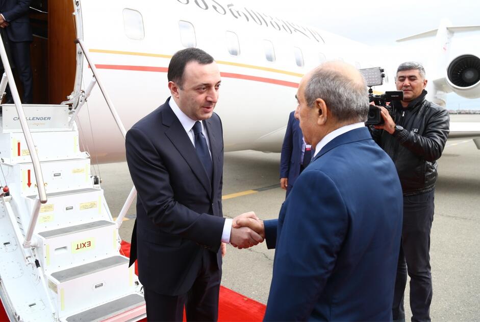 Ираклий Гарибашвили прибыл с визитом в Баку