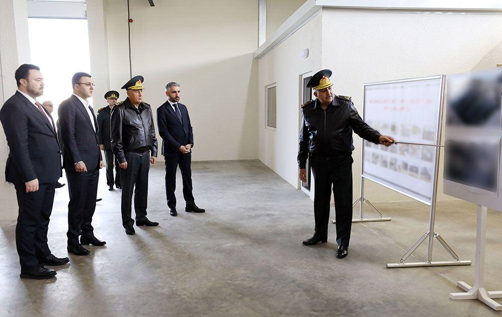 Руководство минобороны Азербайджана побывало в одном из подразделений связи армии