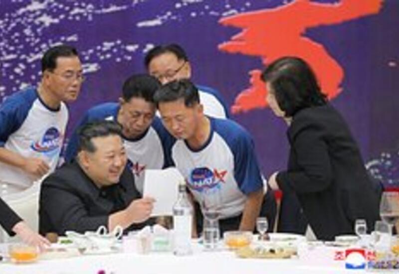Ким Чен Ын изучил сделанные спутником-разведчиком снимки Южной Кореи